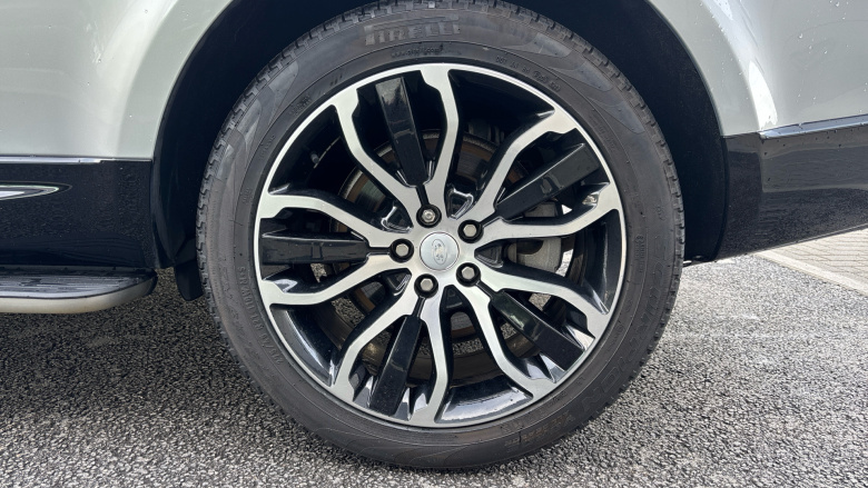 Land Rover Range Rover Sport 3.0 D300 HSE Silver 5dr Auto Diesel Estate